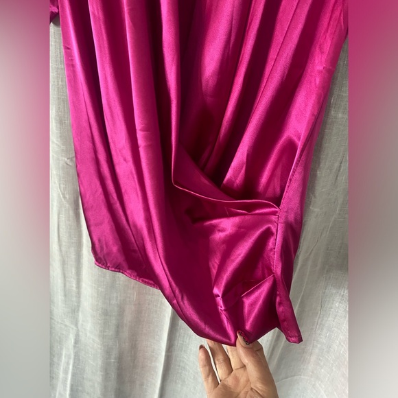 Hot Pink Cowl Neck Batwing Tee NWT Medium Statement - Picture 7 of 7